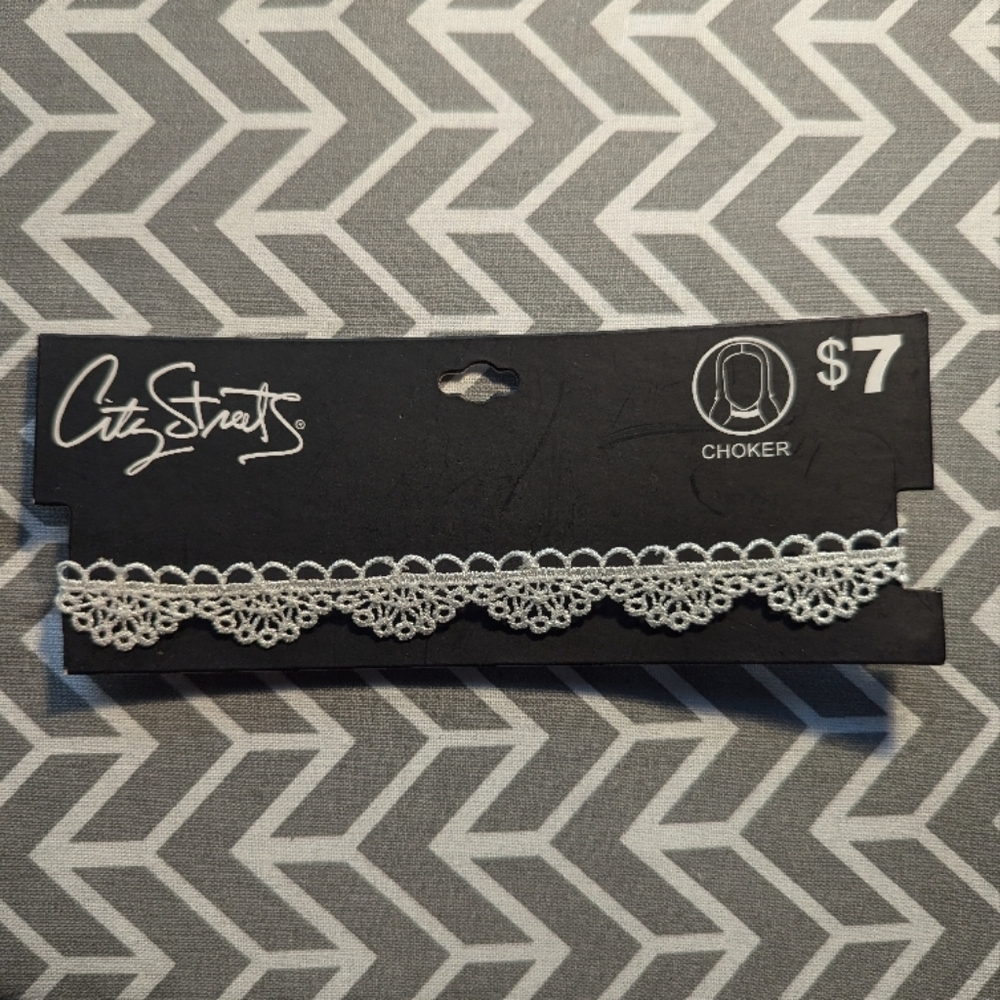 City Streets White Lace Choker
